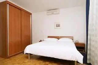 Apartments Pucisca