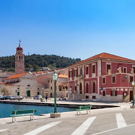 Daire Apartments Pucisca *