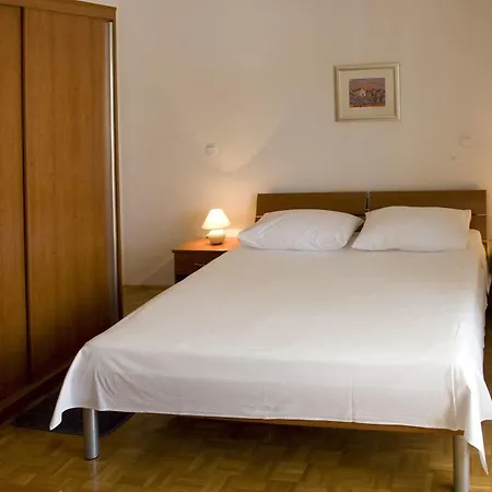 Apartments Pucisca Daire *
