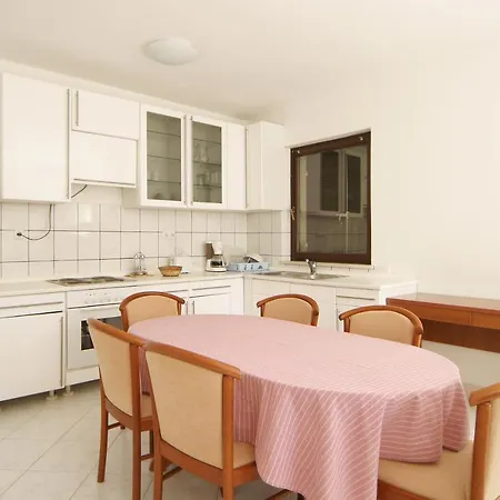 Apartment Apartments Pucisca