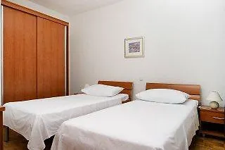 Apartments Pucisca