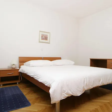 Apartment Apartments Pucisca *