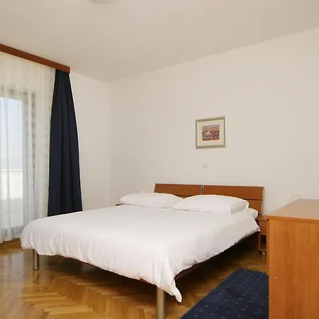 Apartments Pucisca * بوتشيتشا